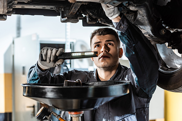 How Extreme Heat Affects Your Engine Oil in Arizona